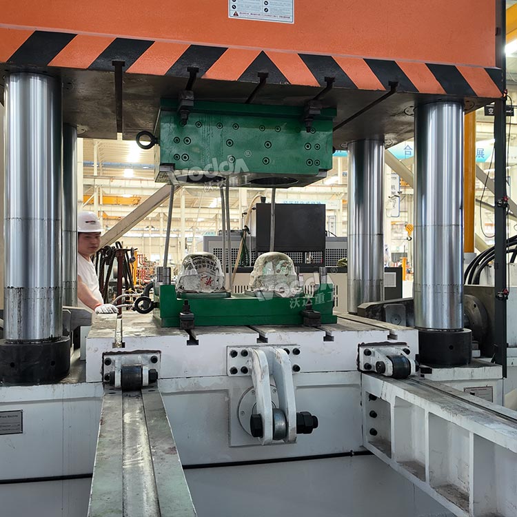 模壓頭盔成型 模壓頭盔成型