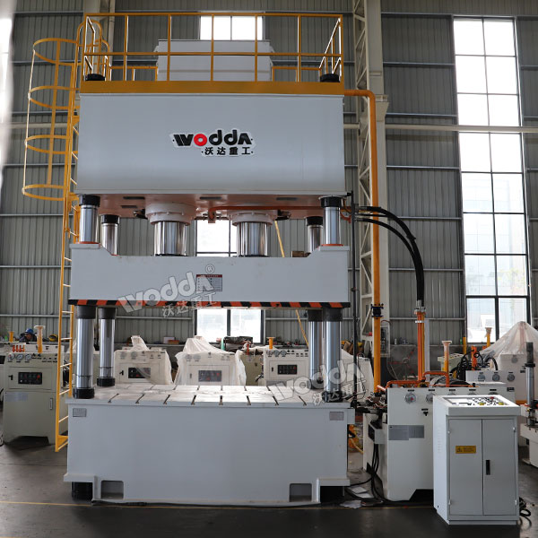 630噸四柱液壓機(jī) 630噸四柱液壓機(jī)