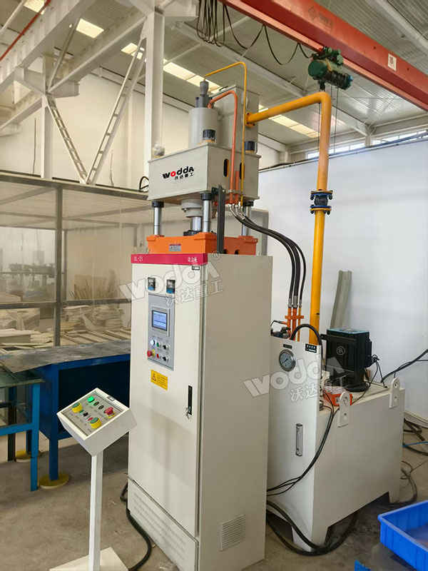 100噸伺服液壓機.jpg 100噸伺服液壓機.jpg