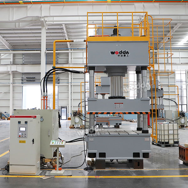 500噸四柱液壓機(jī) 500噸四柱液壓機(jī)