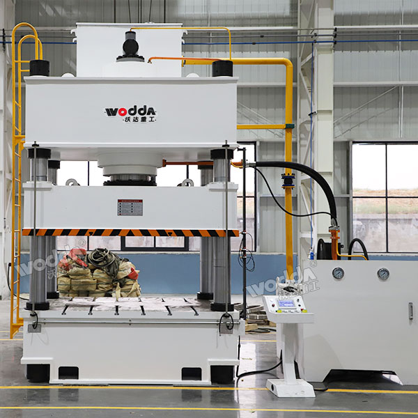 630噸液壓機(jī) 630噸液壓機(jī)