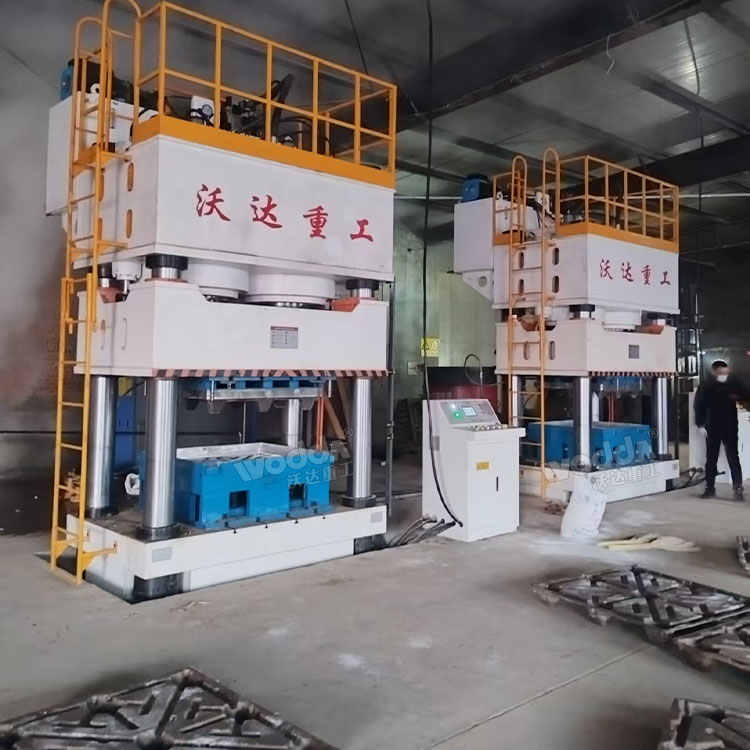 木屑托盤液壓機(三梁四柱式) 木屑托盤液壓機(三梁四柱式)