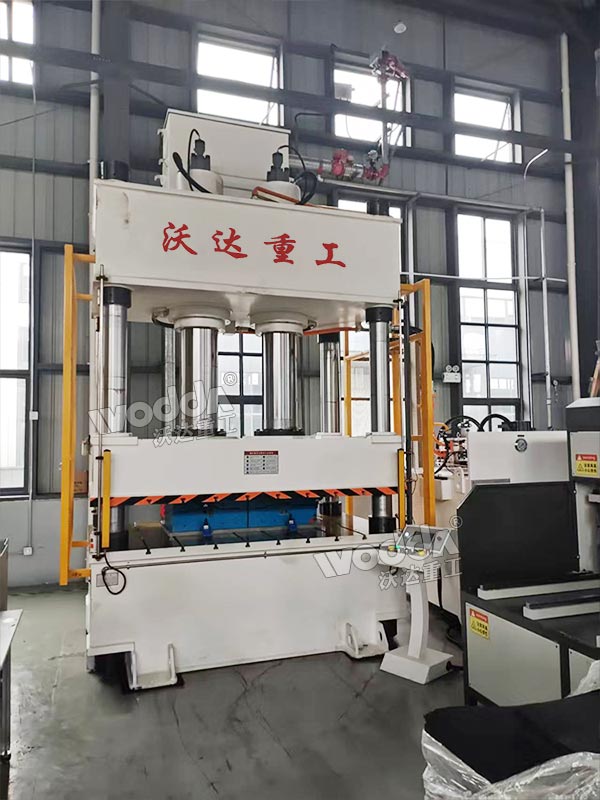 500噸汽車空氣濾清器外殼成型液壓機.jpg 500噸汽車空氣濾清器外殼成型液壓機.jpg