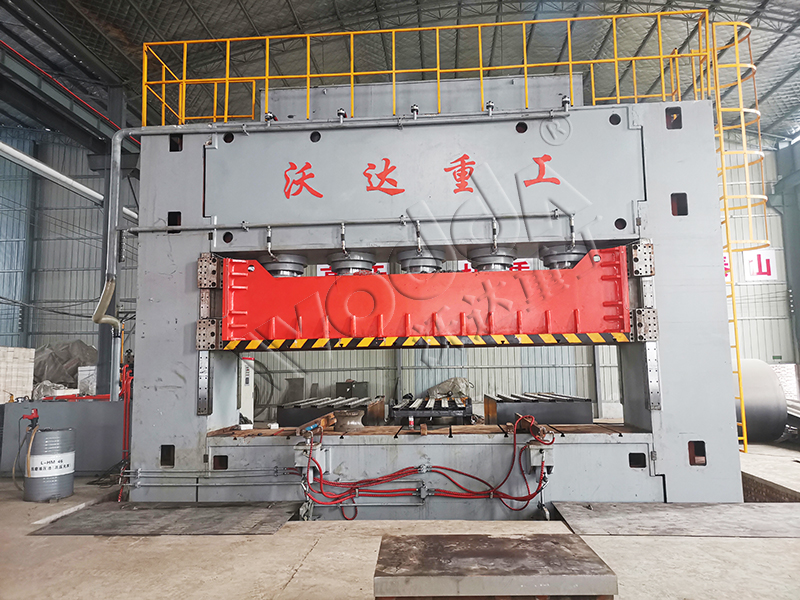 2000噸波紋板液壓機(jī) 2000噸波紋板液壓機(jī)