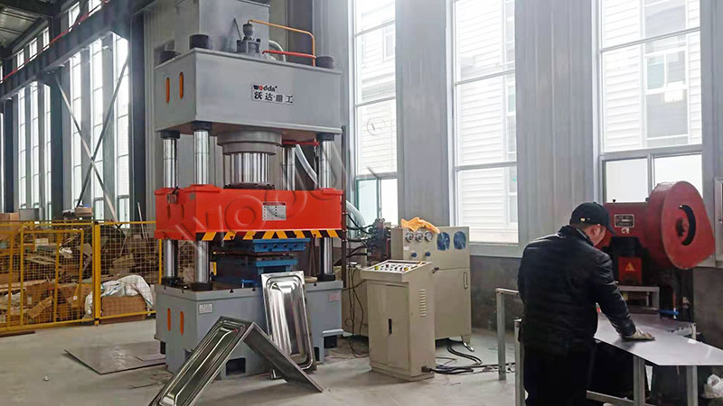 BDF水箱液壓機 BDF水箱液壓機