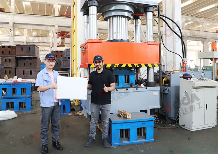 玻璃鋼電表箱成型液壓機(jī) 玻璃鋼電表箱成型液壓機(jī)